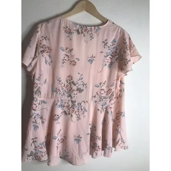 Torrid Floral Blouse Top Womens Short Sleeve Size 1X - Picture 3 of 7
